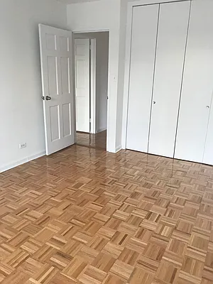 Rented by Solow Realty | media 16