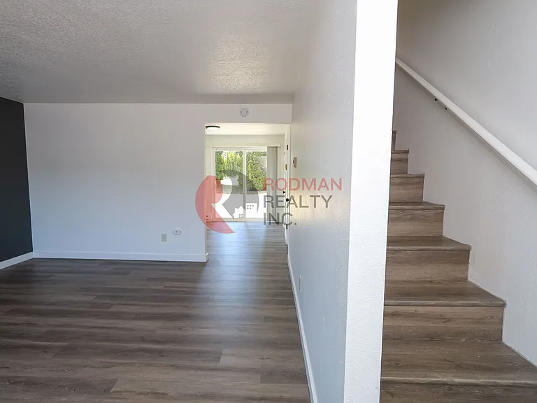 890 Dougherty Dr NE — Photo 15