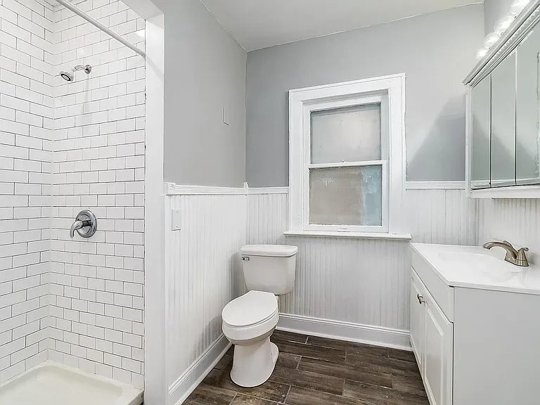 737 Bedford Ave — Photo 10
