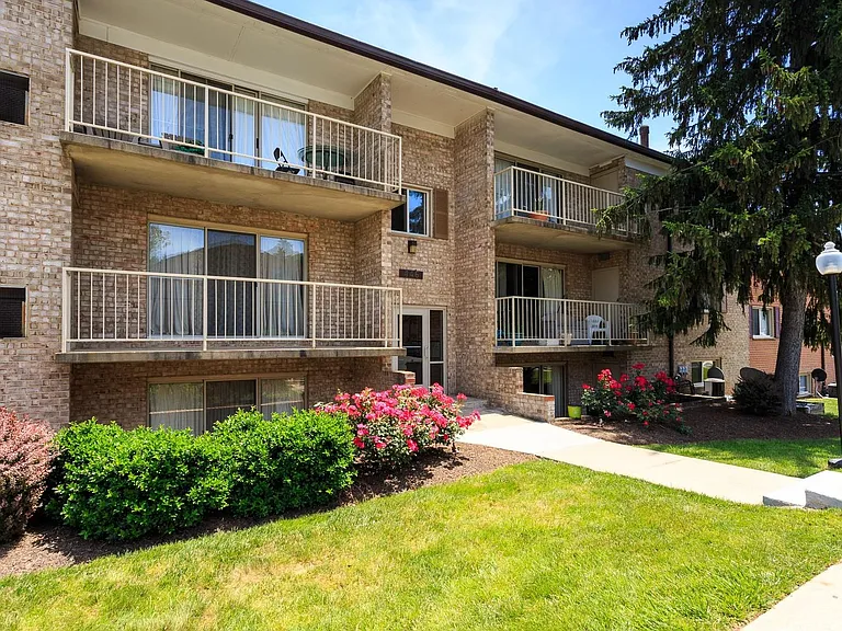 Streamside West Apartments — Photo 12