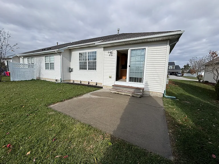 E Greenwood Dr — Photo 35