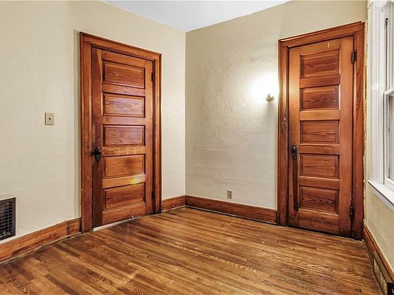 5th image of 374 Baynes St #1