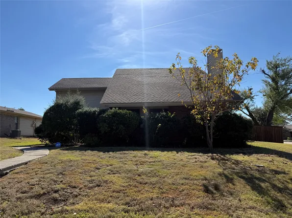 1700 Hartford Dr, Carrollton, TX 75007