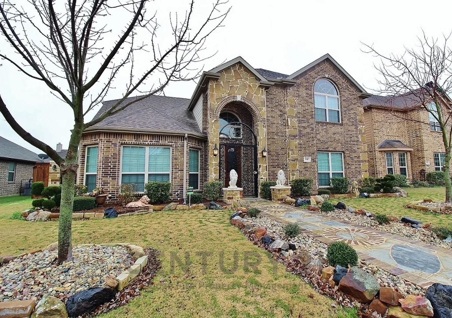 Pride of Ownership Shows in This Stunning 2-Story 4/3.5/3 in Red Oak! — Photo 1