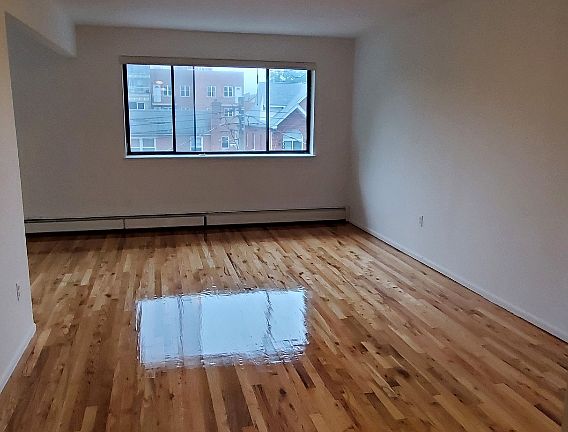 2nd image of 4344 161st St APT 3