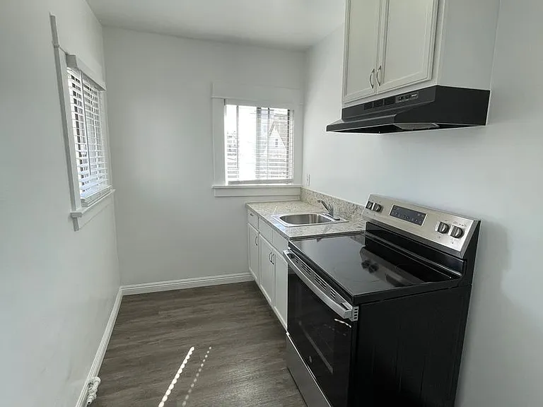636 Lime Ave — Photo 7