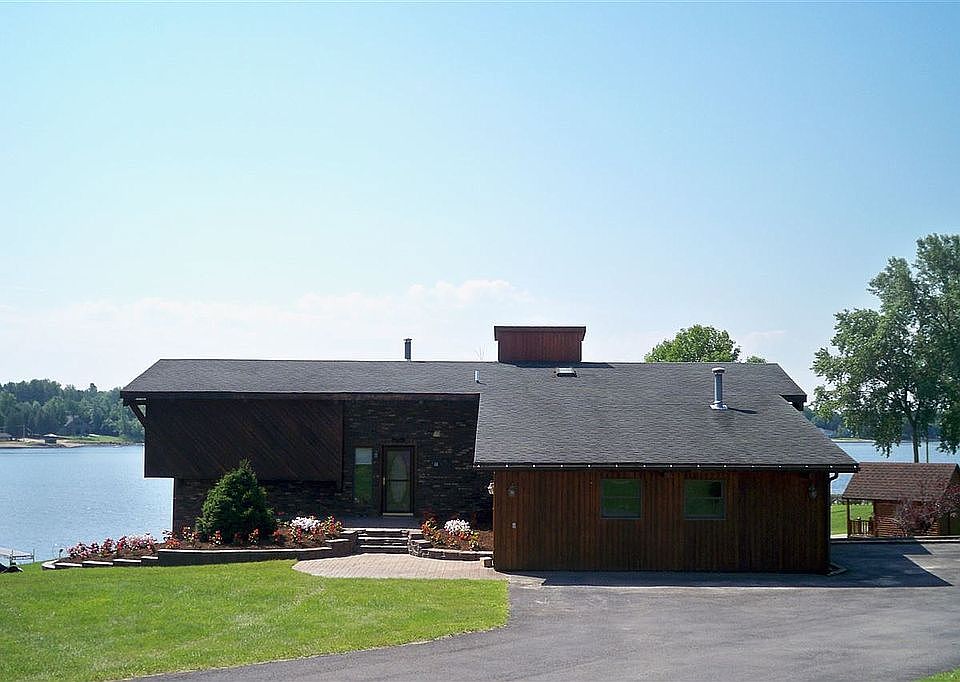 1st image of 6 Circle Dr