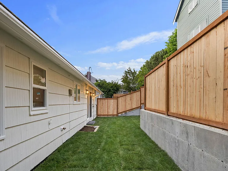 5810 57th Ave NE — Photo 26