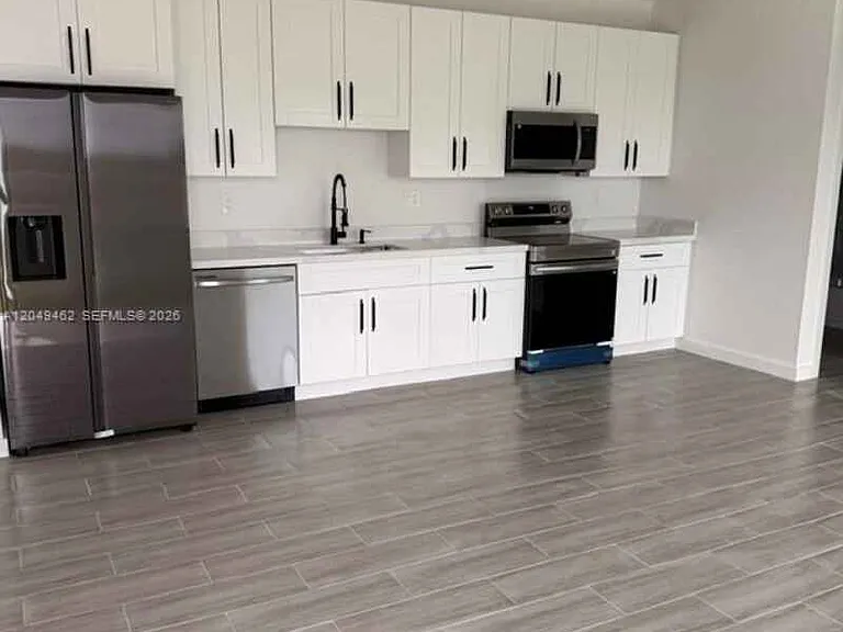 6140 SW 39th St — Photo 4