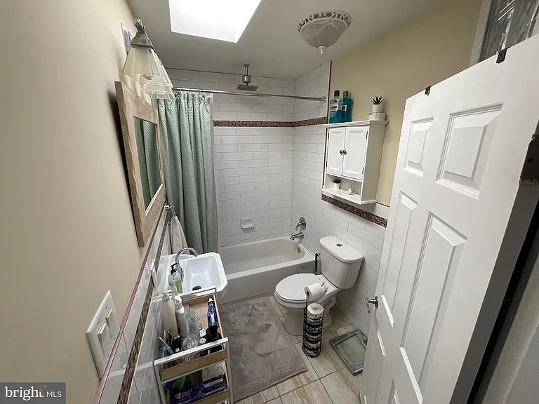 2938 E Thompson St — Photo 15
