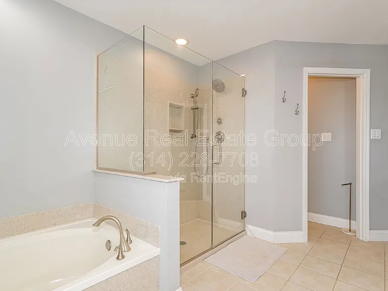 17711 Westhampton Woods Dr — Photo 22