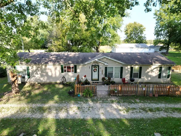 314 N Maple St, Irving, IL 62051