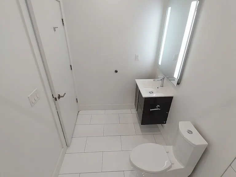 1170 N Hope St #1C — Photo 20