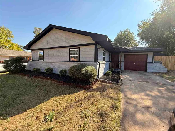 5816 NW Cherry Ave, Lawton, OK 73505