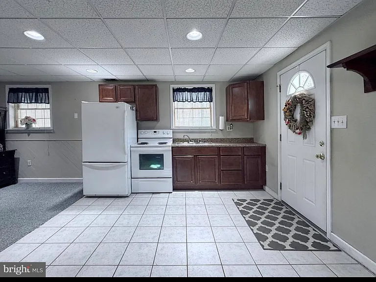 9486 Canary Dr — Photo 5