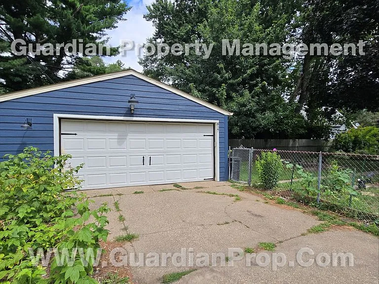 817 Stryker Ave — Photo 20