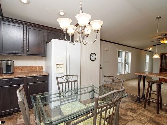 3rd image of 4 Makepeace Rd