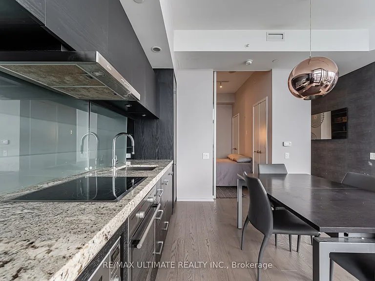 45 Charles St E #5115 — Photo 11