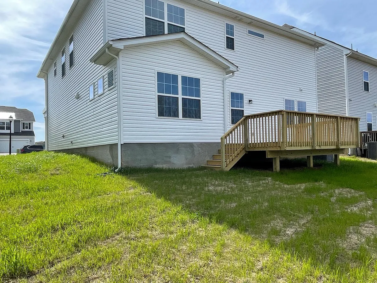 Building Photo - 233 Abersham Dr