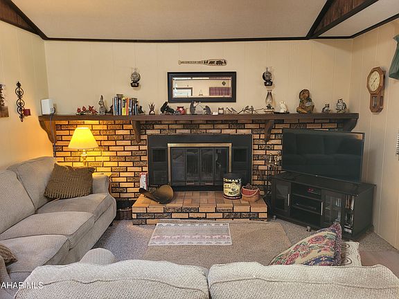 3rd image of 375 Troxell Spring Rd