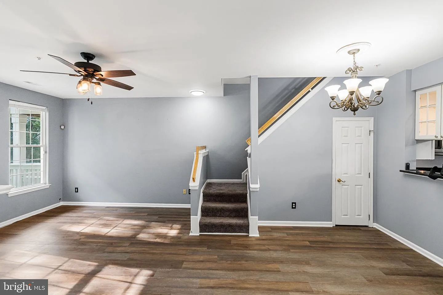 3 bed, 2.5 bath, 1896 sqft, $2,900 — Photo 3