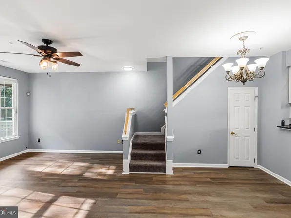 19401 Caravan Dr, Germantown, MD 20874