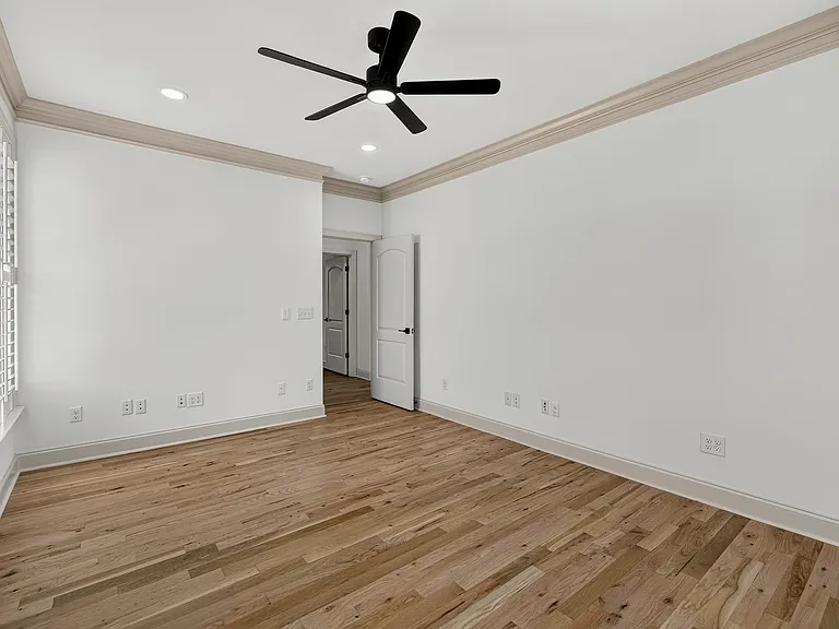 1733 Indigo Island Dr — Photo 40