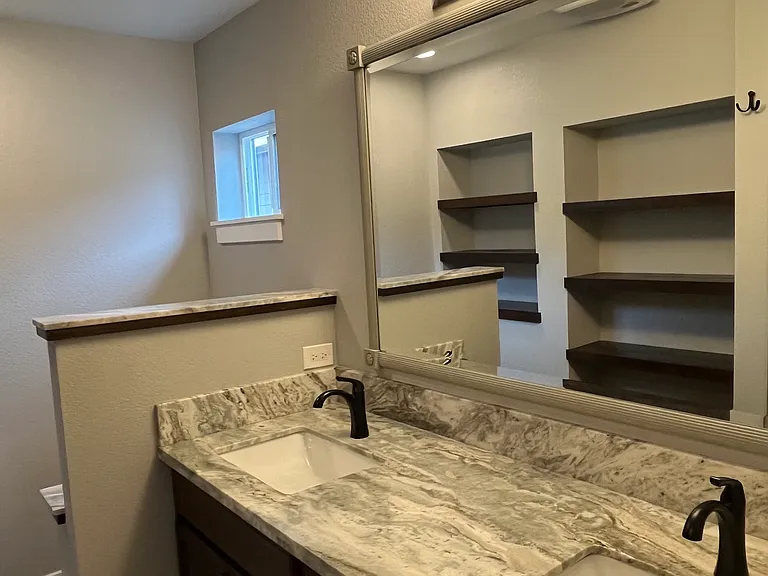 520 W 4th St #2 — Photo 17