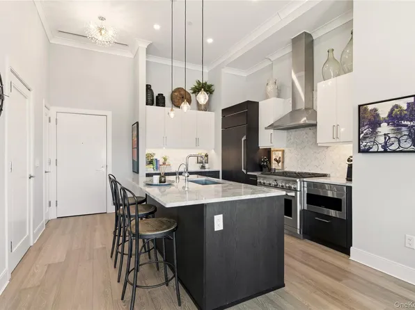 100 Garvies Point Road #1033, Glen Cove, NY 11542