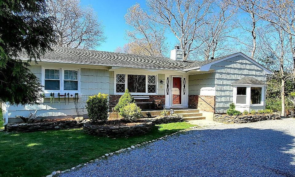1st image of 27 Dogwood Ln