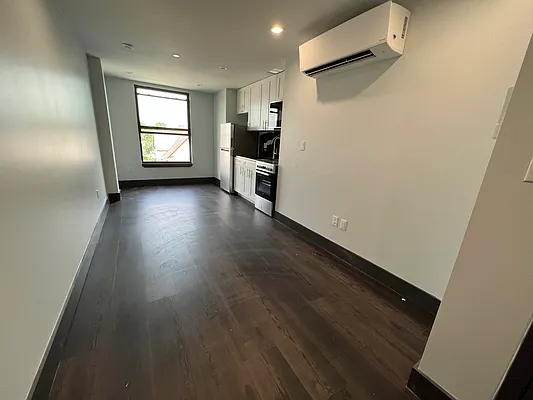 Rented by Delmark Realty LLC | media 2