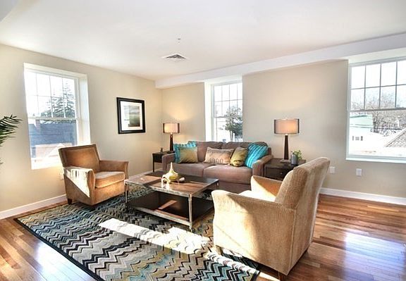 4th image of 99 Essex St APT 11