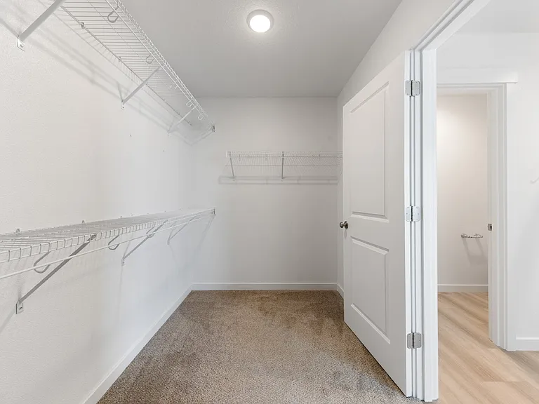 1722 N Kalapuya Pl — Photo 26