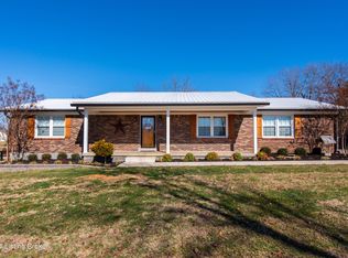 386 Crumbacker Ln, Shepherdsville, KY 40165