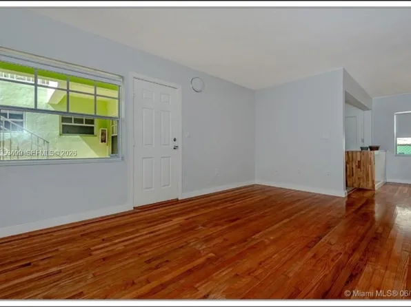 915 8th St APT 106, Miami Beach, FL 33139