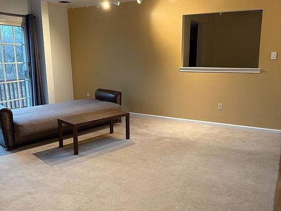 4th image of 453 Brown Briar Cir