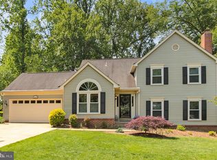 5278 Dunleigh Dr, Burke, VA 22015