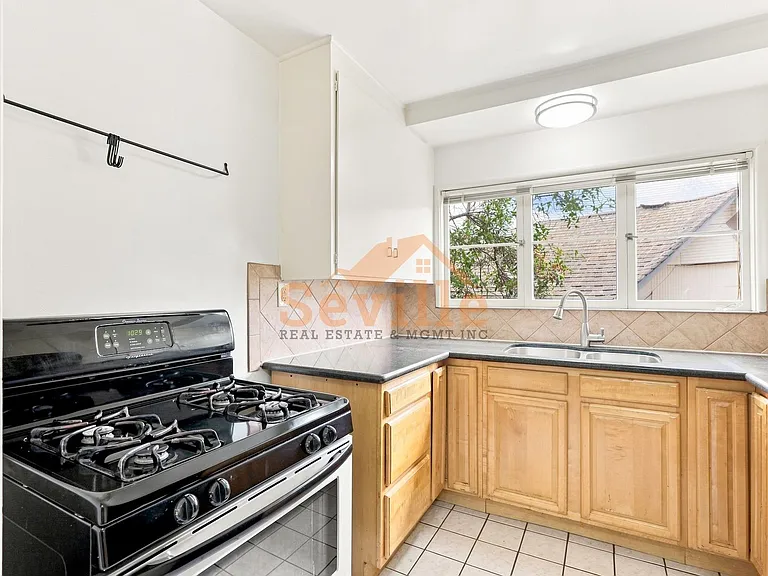 1526 Arch St — Photo 29