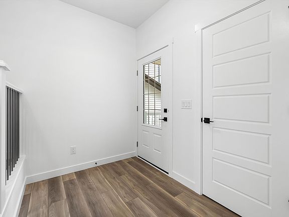 3rd image of 4039 207th St SW