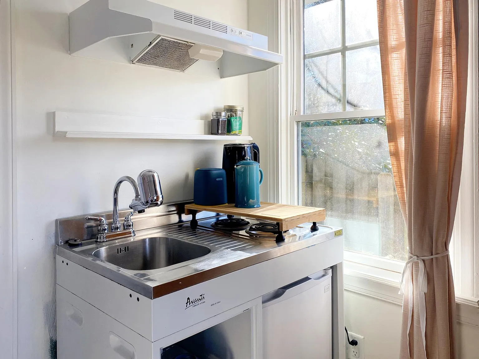 Studio, 300 sqft, $1,100 — Photo 4