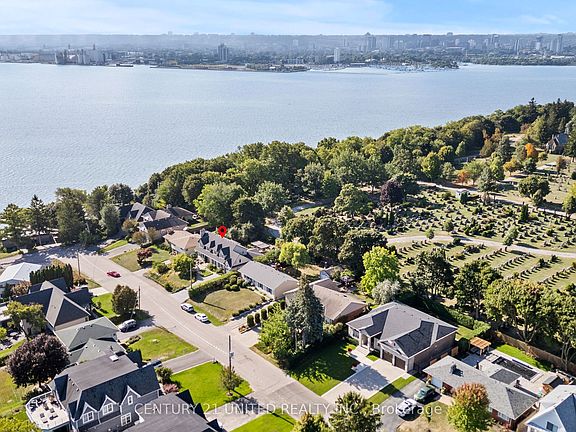 3rd image of 882 Danforth Pl