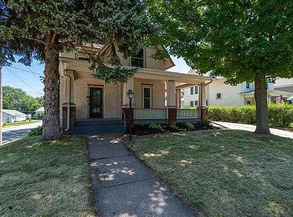 2nd image of 2033 Farnam St