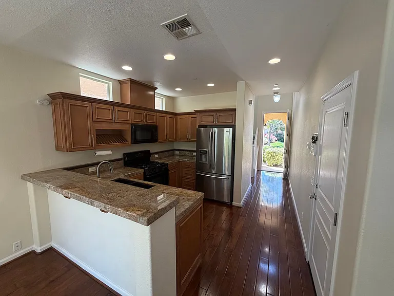 5028 Ocean Ln — Photo 4