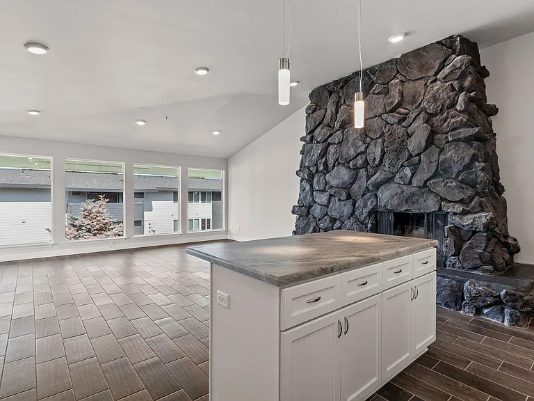 Interior Living Room at Lakeside Apartments in Kennewick, WA