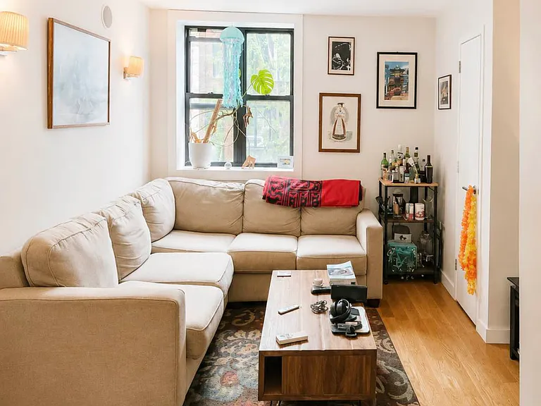 100 Dupont St #1H — Photo 4