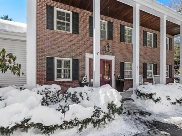 5 Old County Rd, Hingham, MA 02043