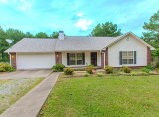 9082 Mars Hill Rd, Bauxite, AR 72011
