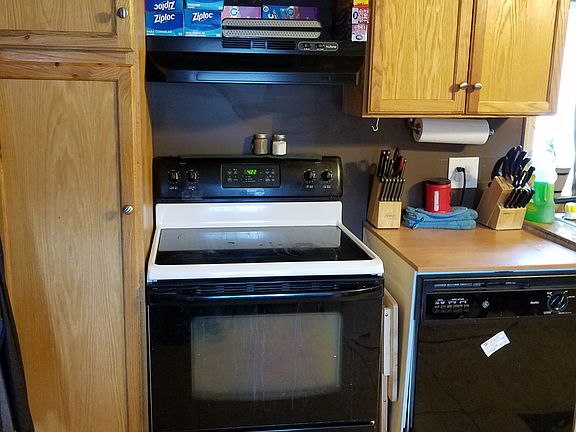 Kitchen stove included