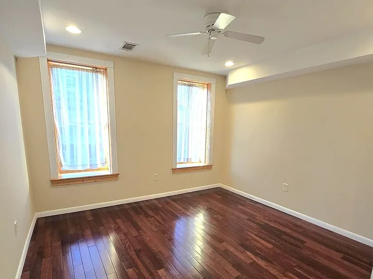 1908 Aliceanna St. — Photo 16
