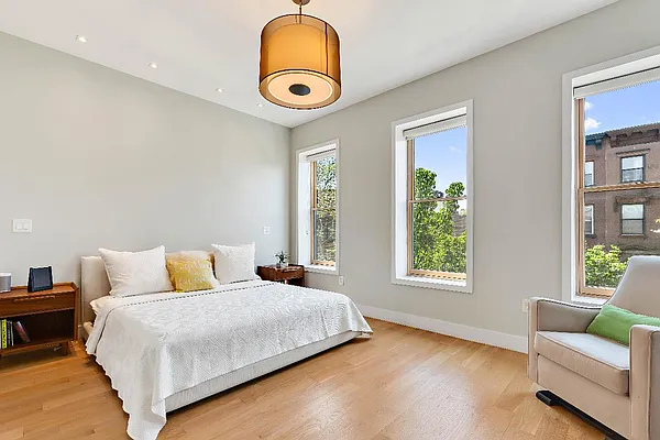 Sold by Real Direct | media 5